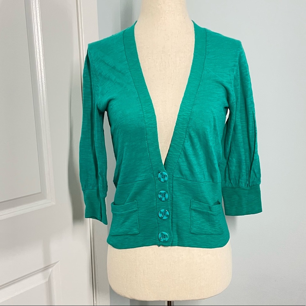 Poof! emerald green cropped fitted lace back cardigan size L